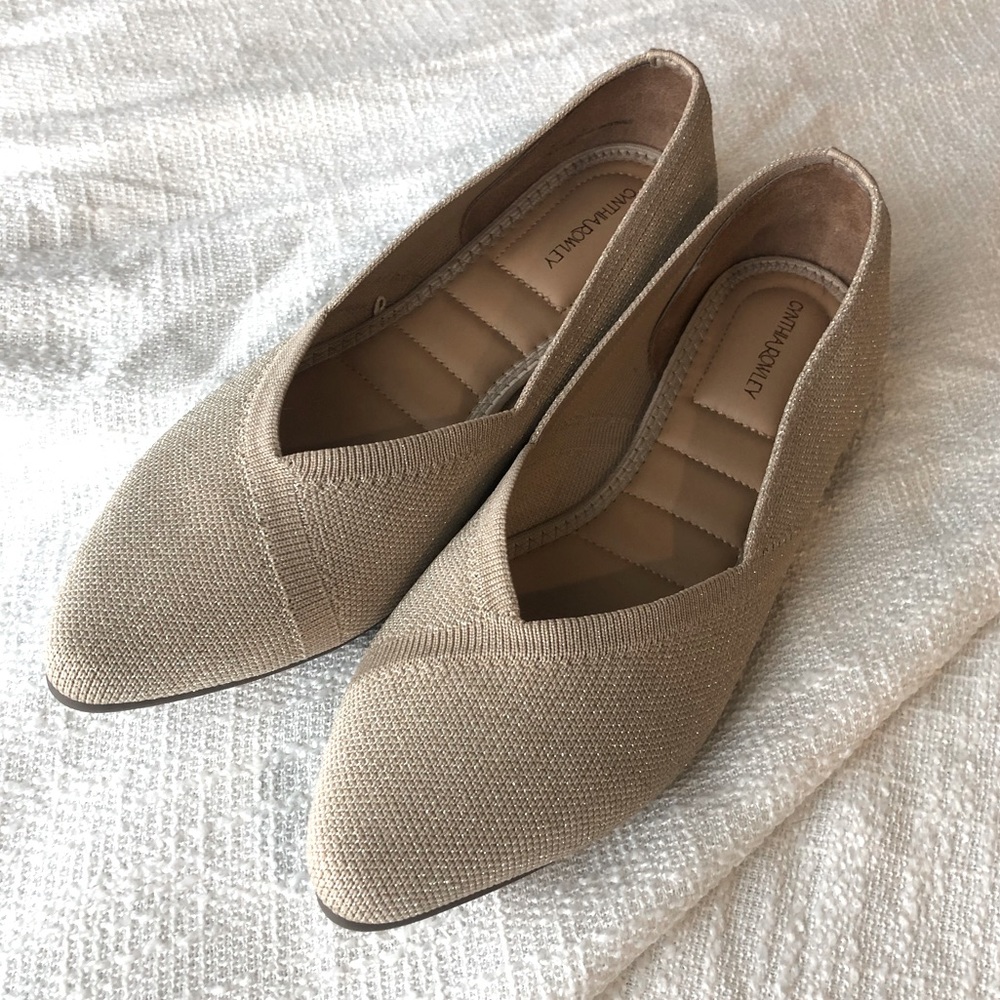 Cynthia Rowley Champagne Knit Flats Size 9
